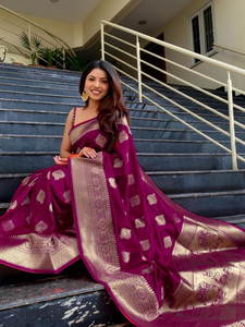 AVANTIKA FASHION Woven Kanjivaram Pure Silk, Art Silk Saree
