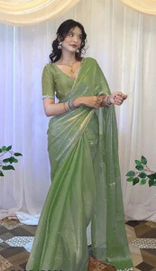 Drapevilla सॉलिड/प्लेन बॉलीवुड सिल्क ब्लेंड साड़ी