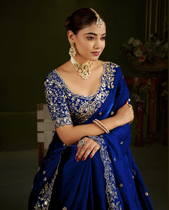 QVIDYA Embroidered, Embellished Bollywood Jimmy Jimmy, Organza Saree