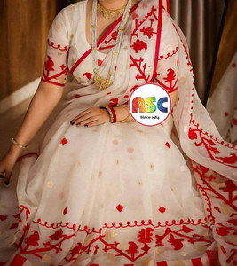 priya textile Self Design Banarasi Muslin Saree