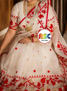 priya textile Self Design Banarasi Muslin Saree