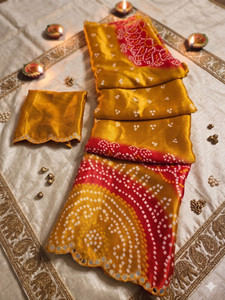 DrapeDhvani Printed Bandhani Silk Blend Saree