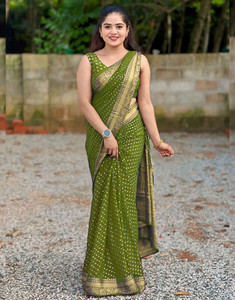 SHREEZAAA Woven Kanjivaram Art Silk, Pure Silk Saree