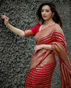 Nimidiya Woven Kanjivaram Pure Silk, Art Silk Saree