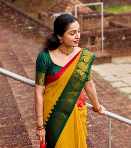 LoomVeda Woven Gadwal Cotton Silk Saree