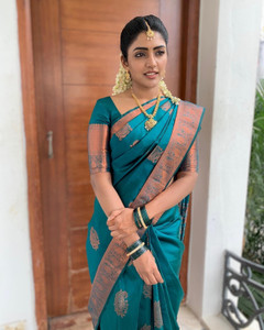 JIKUBA Woven Banarasi Silk Blend Saree