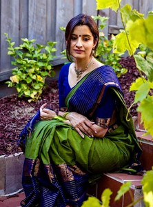 AVANTIKA FASHION Woven Kanjivaram Pure Silk, Art Silk Saree