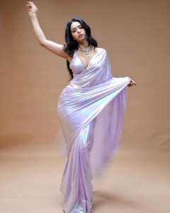 XOOM LADY Solid/Plain Bollywood Lycra Blend Saree