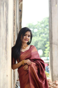 Ghan Sals Woven Kanjivaram Art Silk, Pure Silk Saree