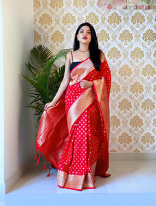 KanjiQueen Woven, Self Design Kanjivaram Silk Blend, Pure Silk Saree