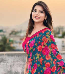 Anand Sarees प्रिंटेड, फ्लोरल प्रिंट बॉलीवुड जोर्जेट साड़ी