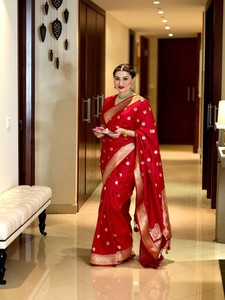 PHEASANT Woven, Paisley, Applique, Embellished Kanjivaram Jacquard, Art Silk Saree