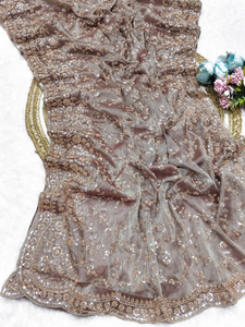 GEZREL Embroidered, Embellished, Floral Print Bollywood Organza Saree