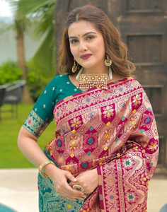 YASHIKA Woven Kanjivaram Art Silk Saree