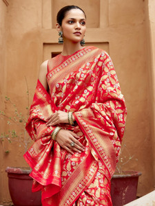 Divastri Woven Banarasi Silk Blend Saree Red - Image 6