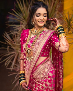 tapovan fashion Woven Banarasi Art Silk Saree