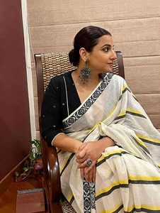 Shyamali Boutique Woven Handloom Cotton Blend Saree