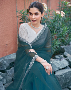 SIRIL एम्बेलिश्ड बॉलीवुड नेट साड़ी