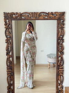 Sidhidata Floral Print Bollywood Georgette Saree