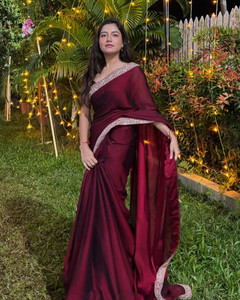 Sonika Fashions कलर ब्लॉक बॉलीवुड आर्ट सिल्क साड़ी