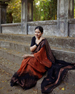 THESIYA FAB Self Design, Paisley, Ombre, Temple Border, Striped, Floral Print, Polka Print, Solid/Plain Bollywood Jacquard, Art Silk Saree