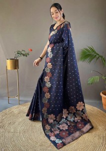 looknchoice Woven Banarasi Silk Blend Saree