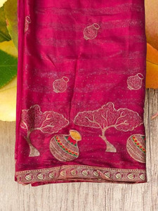 NEW NILKANTH FASHION Embroidered, Striped Maheshwari Silk Blend Saree