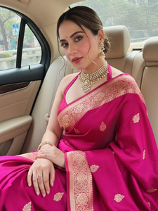 AVANTIKA FASHION बुना हुआ कांजीवरम प्योर सिल्क, आर्ट सिल्क साड़ी