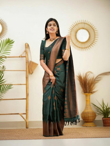 AVANTIKA FASHION Woven Kanjivaram Pure Silk, Art Silk Saree