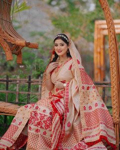 vraj enterprise Woven Mekhela Chador Pure Silk Saree