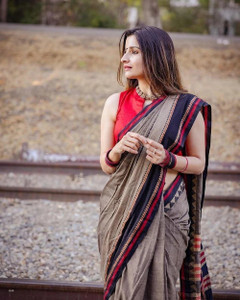 Balika bodhu Self Design Handloom Pure Cotton Saree