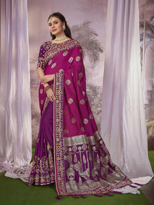 MANOHARI Woven, Embroidered, Floral Print Banarasi Silk Blend Saree