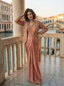 Starly एम्ब्रॉइडरेड बॉलीवुड साटन साड़ी