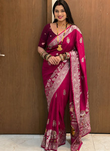 Navanari Woven, Embellished Banarasi Jacquard, Art Silk Saree