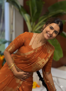 Divastri Woven Kanjivaram Pure Silk, Art Silk Saree