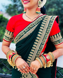 Mrs Fab एम्ब्रॉइडरेड रोज़ पहनने वाली जोर्जेट साड़ी