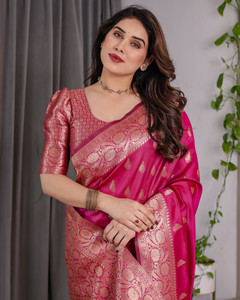 ALMAARI FASHION Embellished Kanjivaram Pure Silk Saree