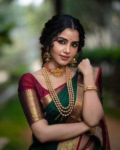 Divastri Woven Kanjivaram Pure Silk, Art Silk Saree