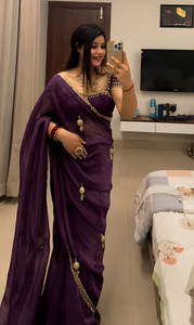 PD CLOTH VILLA Embellished, Self Design Bollywood Silk Blend, Tissue Saree