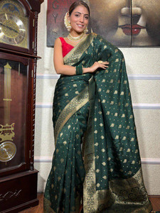 ZILVIRA Woven Kanjivaram Silk Blend, Art Silk Saree