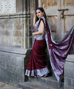 AVANTIKA FASHION Woven Kanjivaram Pure Silk, Art Silk Saree