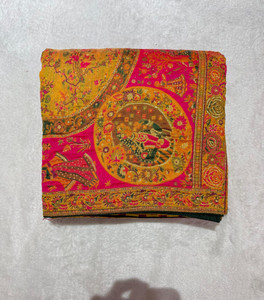 M DINESH CO फ्लोरल प्रिंट, बुना हुआ, पैस्ले बॉलीवुड कॉटन सिल्क, सेमी-पश्मीना साड़ी