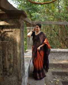 WILLMAKE Printed Bollywood Jacquard, Art Silk Saree