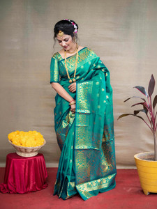 Omsaiarts Woven Kasavu Silk Blend Saree