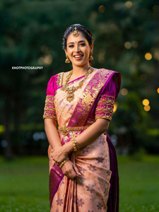 Zenophily Woven Kanjivaram Pure Silk, Art Silk Saree