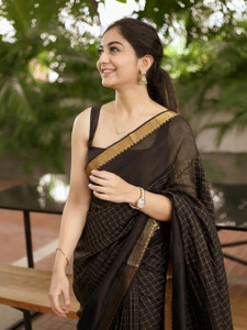 govind handloom Checkered, Woven Banarasi Silk Blend Saree