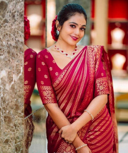 ZILVIRA Woven Kanjivaram Jacquard, Art Silk Saree
