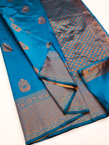 Aadvika Woven Kanjivaram Jacquard Saree