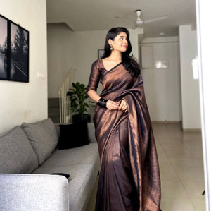AVANTIKA FASHION बुना हुआ कांजीवरम प्योर सिल्क, आर्ट सिल्क साड़ी