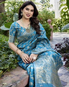 YASHIKA Woven Kanjivaram Art Silk Saree